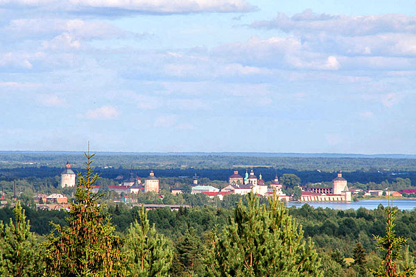 Вид на базу и окрестности